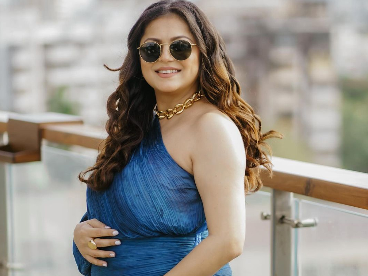 Drashti Dhami Flaunts Baby Bump